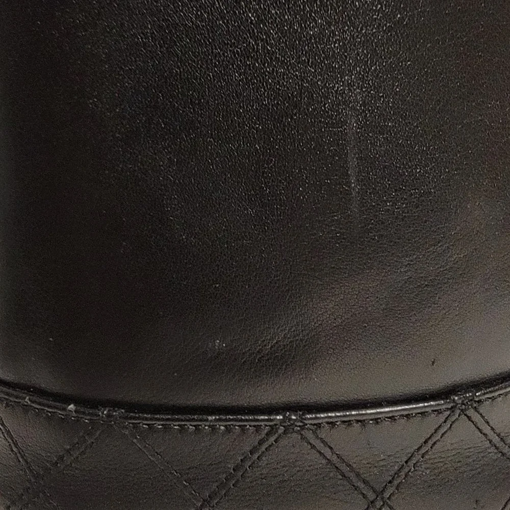 Authentic CHANEL Black Lambskin Leather Vanity Case - Picture 7 of 14